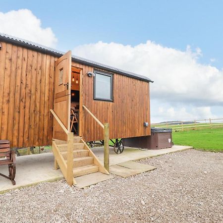 Hillcrest Shepherds Hut Preston  Exterior photo