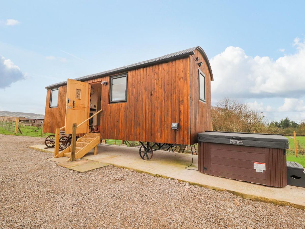 Hillcrest Shepherds Hut Preston  Exterior photo